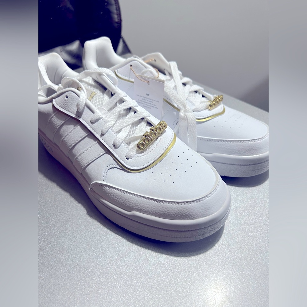Adidas Postmove SE women’s trainers sz 10 1/2